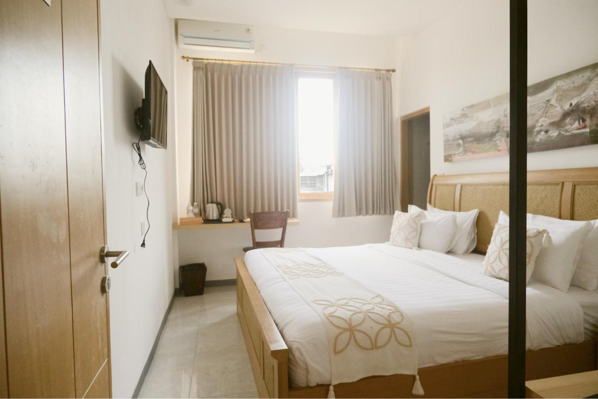 Hostel Me By Me *